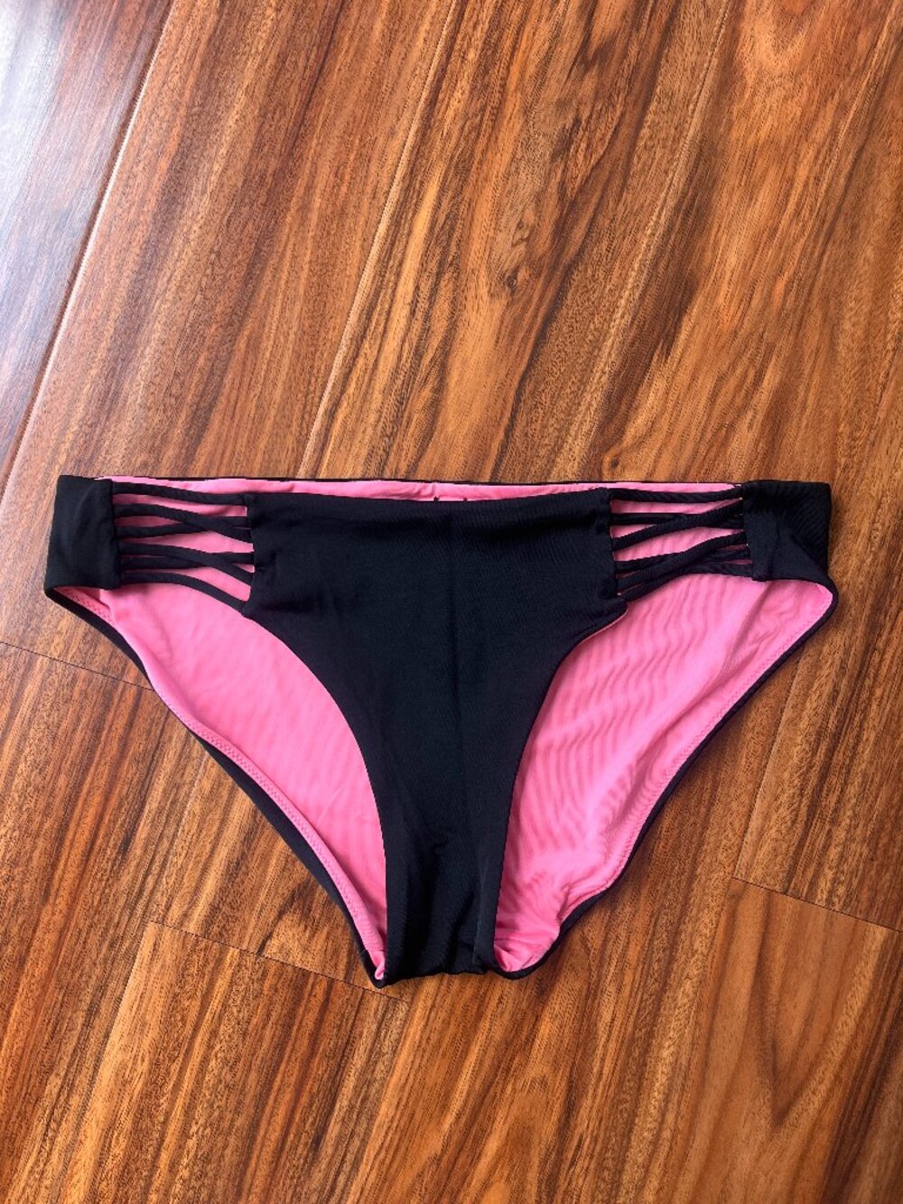 PINK Victoria's Secret Crisscross Low-Rise Black Bikini Bottom M